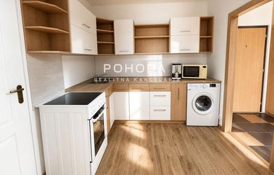 REZERVOVANÝ Slnečný 2-izbový byt, 42 m² + 6 m zasklená loggia | Zupkova, Košice