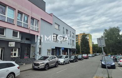 PRENÁJOM kancelárskych priestorov (42 m2) v CENTRE MESTA HUMENNÉ