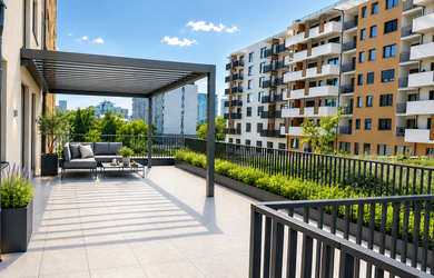 Priestranný 4-izbový byt s terasou 60 m² a garážovým státím