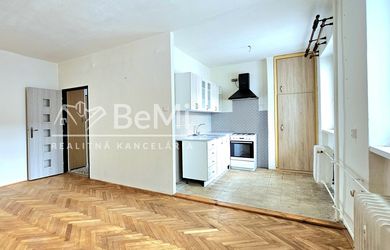 2-IZBOVÝ BYT NA UL.ROŽŇAVSKEJ - NA PREDAJ