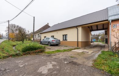 na predaj rodinný dom Nová Dubnica - Veľký Kolačín