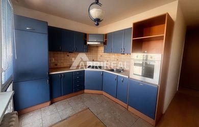 PREDAJ: 3i byt 76 m2 s balkónom; Podjavorinskej - Poprad; 169.900 €