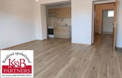 Ponúkame na predaj zrekonštruovaný 1izbový byt s kuchynským kútom o rozlohe 50m2 v Trenčíne.