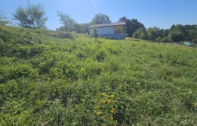 POZEMOK TUŽINA – 551 m² | NOVÁ IBV | INŽINIERSKE SIETE | V LONE PRÍRODY
