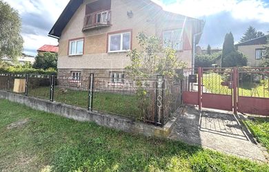 REZERVOVANÉ: NOVINKA: TUreality ponúka na predaj starší rodinný dom v obci Hôrka, len 10 minút od Popradu.