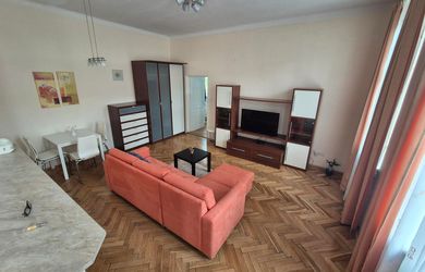 Predáme 2 izb byt na Obchodnej ulici