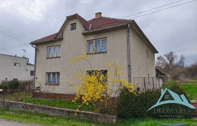 Znížená cena!!! Priestranný RD v obci Čebovce, okr. V. Krtíš.