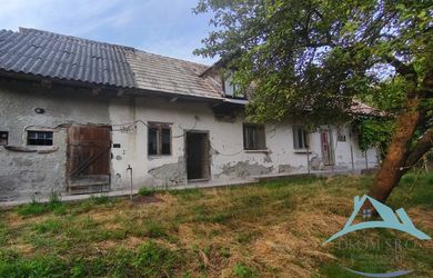 Kamenný vidiecky dom v obci Čelovce okres Veľký Krtíš.