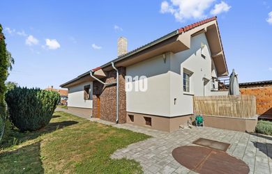 Rodinný dom, 822 m2 pozemok | jazierko | Výčapy-Opatovce, pri Nitre