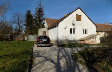DIRECTREAL|Predáme 3 izbový rodinný dom v extraviláne obce Radimov za cenu 1 izbového bytu