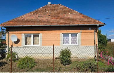 RODINNÝ DOM V MÁLAŠI S POZEMKOM 5 499 m²